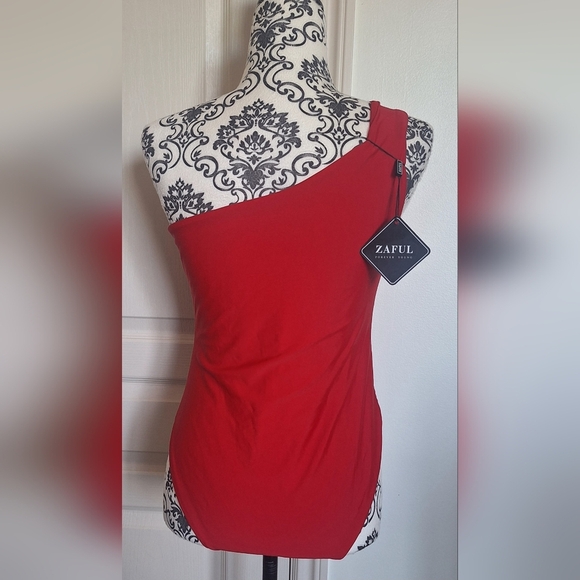 Lrg Red One Piece Swimming Suit - Picture 3 of 4